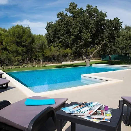 Mit Privatpool Fuer 6 Personen Ca 160 Qm In Pula, Istrien Istrische Riviera Дом отдыха *