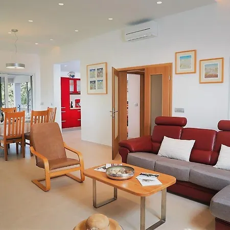 Mit Privatpool Fuer 6 Personen Ca 160 Qm In Pula, Istrien Istrische Riviera Дом отдыха