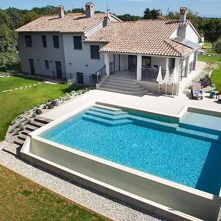 Casa vacanze Mit Privatpool Fuer 6 Personen Ca 160 Qm In Pula, Istrien Istrische Riviera Pola